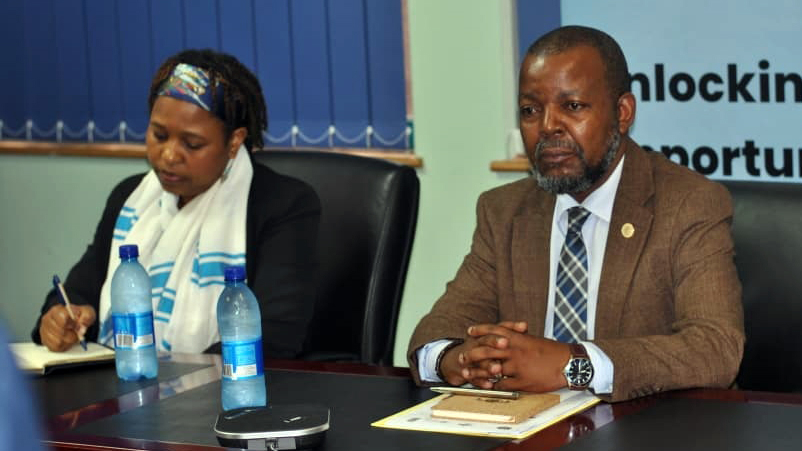 Director of MSMEs in the Ministry of Commerce, Industry and Trade Mluleki Dlamini (R) and Small and Medium Enterprise Development Company CEO Khethiwe Mhlanga. 